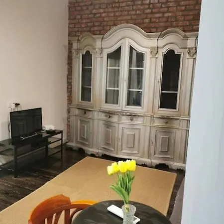 Apartment Golden Age Hollywood Promo Price!