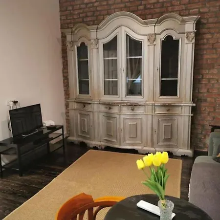 Golden Age Hollywood Promo Price! Apartment